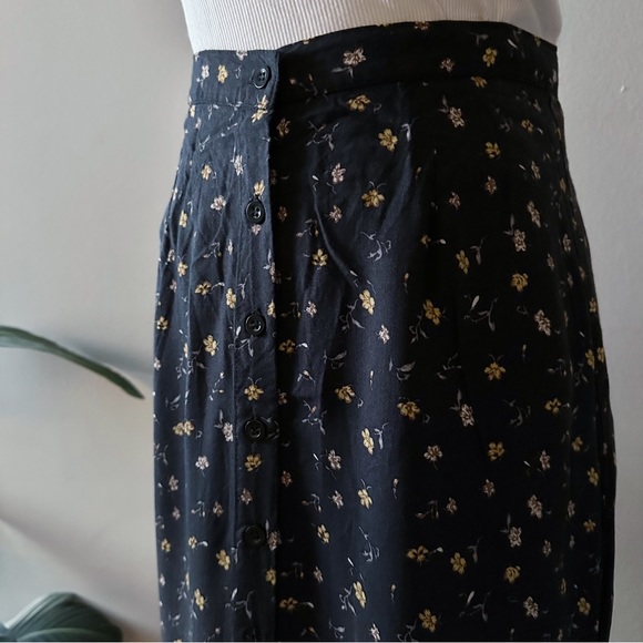 Motel ‘Rima’ floral midi skirt - Picture 3 of 5